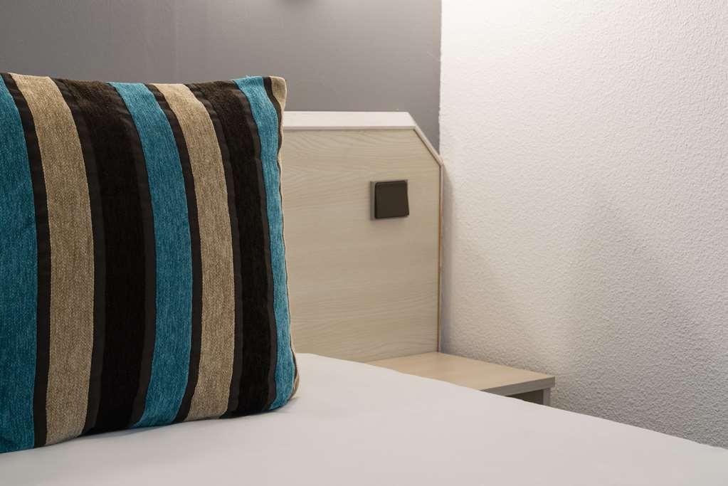 Sure Hotel By Best Western Biarritz Aeroport Anglet Oda fotoğraf